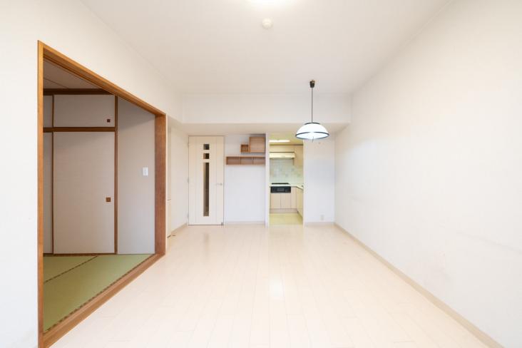 川口根岸パーク・ホームズ弐番館-3-リビング