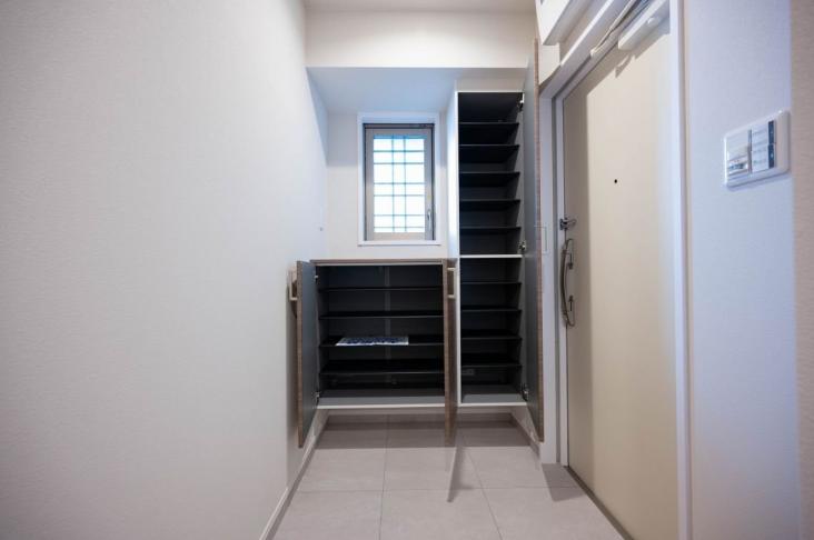 エルザタワー３２-12-玄関