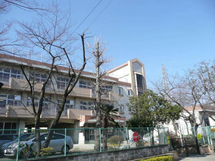 フェローネ・ザ・マークス-13-小学校