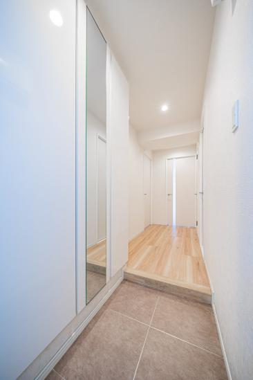 市川ハイツＢ棟-11-玄関