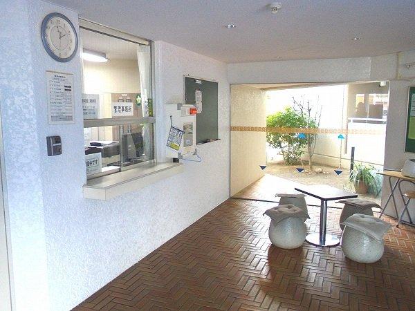 市川ハイツＢ棟-15-エントランス