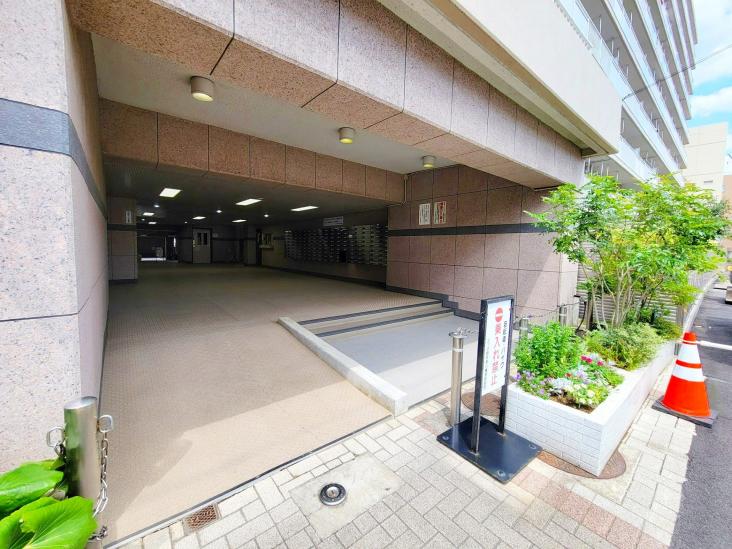 コープ野村本八幡マンション２号棟-25-エントランス