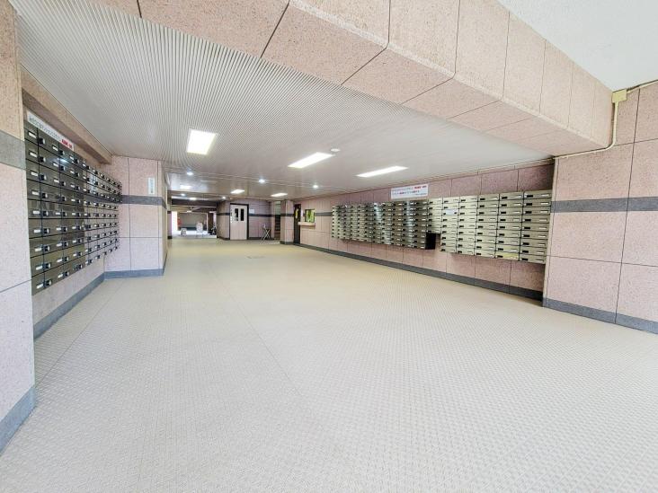 コープ野村本八幡マンション２号棟-26-エントランス