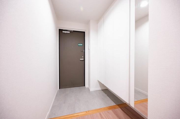 ルネ・アクシアム-27-玄関