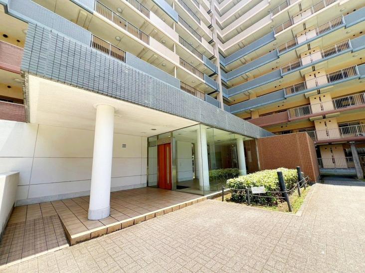 ルネ・アクシアム-5-エントランス