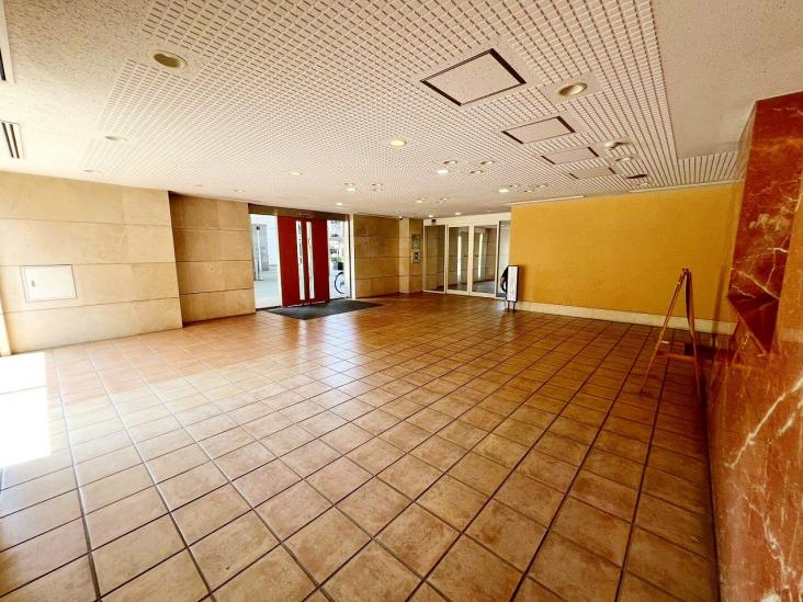 ルネ・アクシアム-6-エントランス