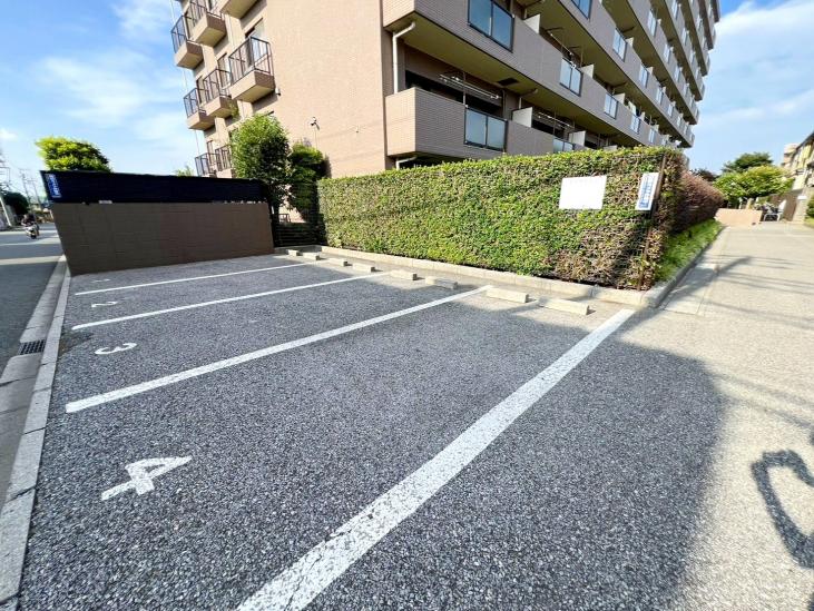 ファミール津田沼-10-駐車場