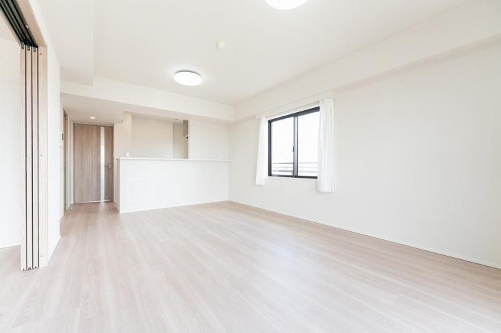 エルズ市川中山-3-リビング