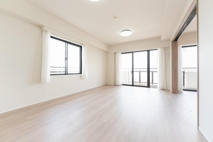 エルズ市川中山-6-リビング