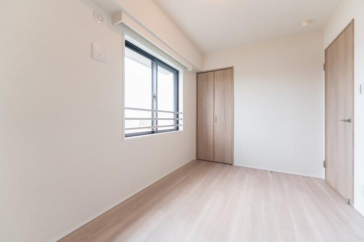 エルズ市川中山-13-室内