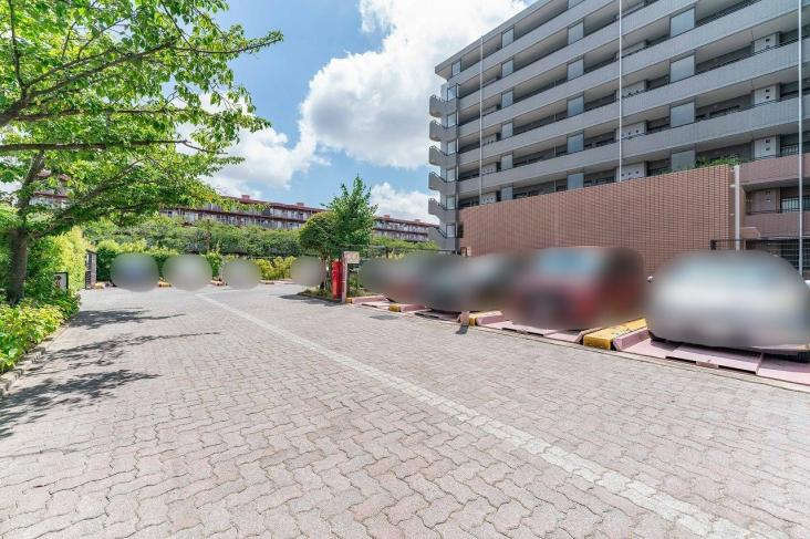 エルズ市川中山-18-駐車場