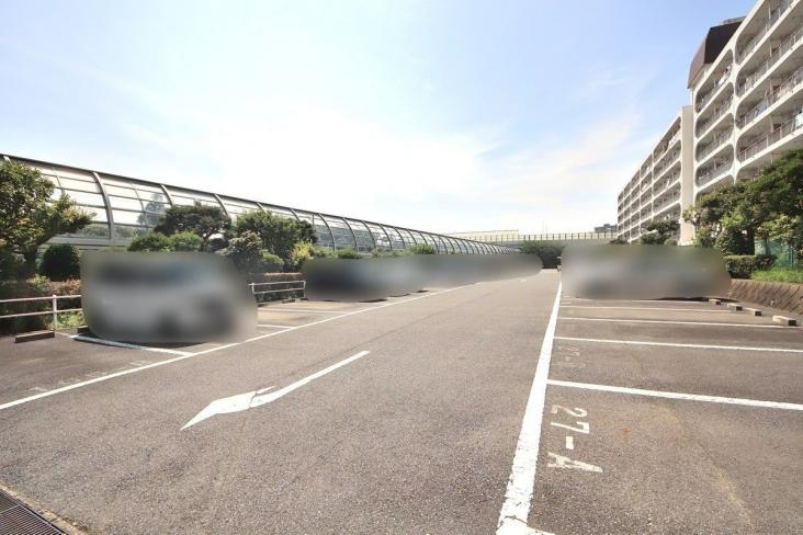 ソフトタウン谷津遊園2号棟-7-駐車場