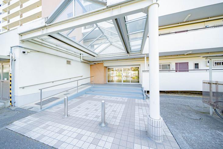 小栗原住宅　３号棟-2-エントランス