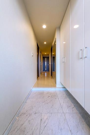 ワンダーベイシティＳＡＺＡＮ　フロントウイング -9-玄関