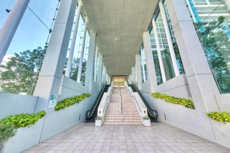 ワンダーベイシティＳＡＺＡＮ　フロントウイング -16-エントランス