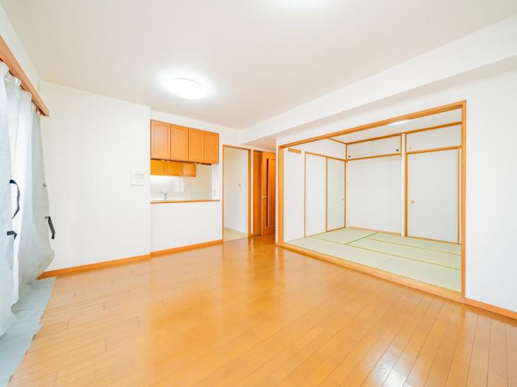 ステイツ行徳ＥＡＳＴ-2-リビング