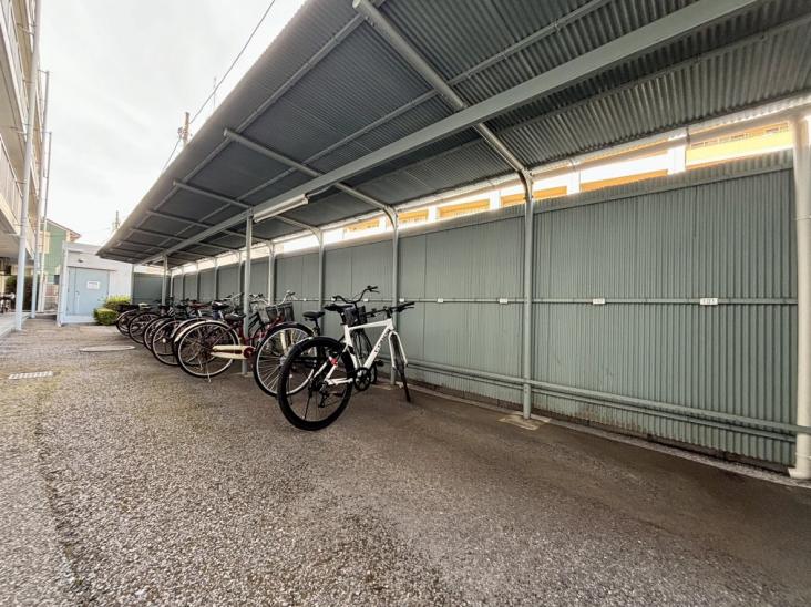 コスモ津田沼アーベイン -5-駐車場