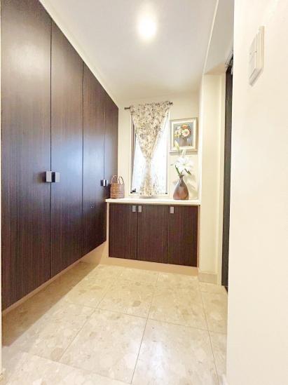 ザ・レジデンス千葉ニュータウン中央参番館-12-玄関