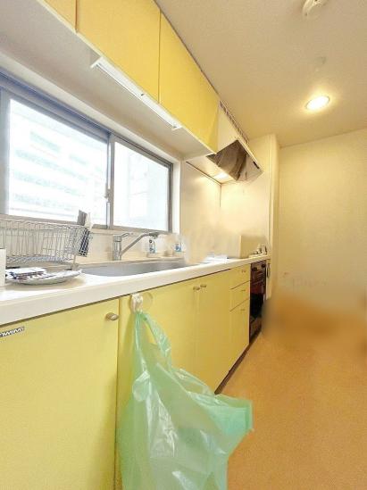 セントラルパーク・ウエストC棟-6-キッチン