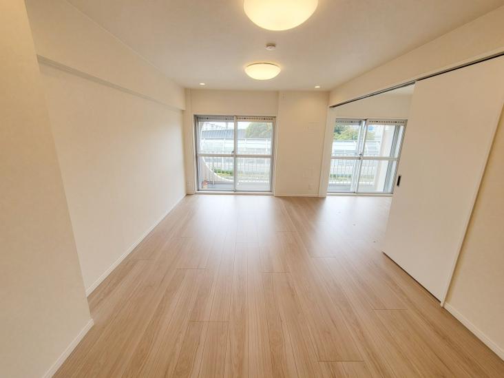 ソフトタウン谷津遊園２号棟-16-リビング