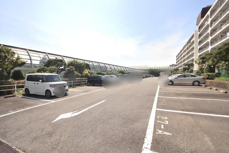 ソフトタウン谷津遊園２号棟-24-駐車場
