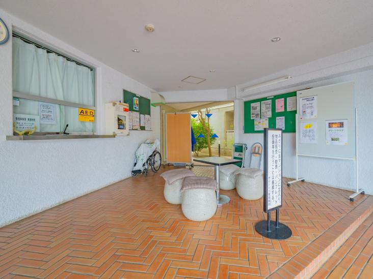 市川ハイツＡ棟-4-エントランス