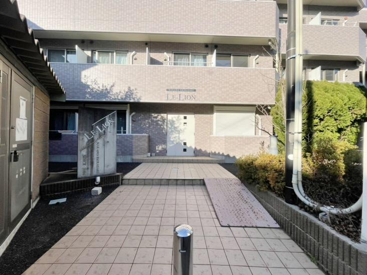 ル・リオン中野白鷺-3-エントランス