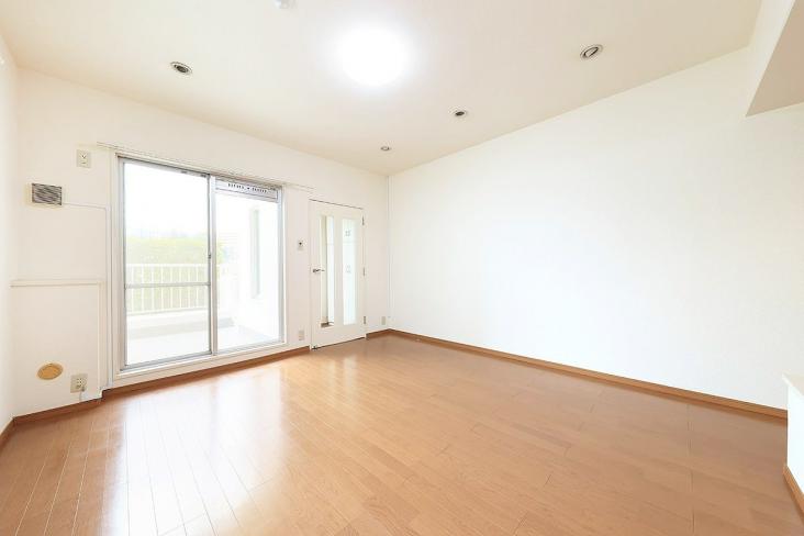 ハイツ向ヶ丘遊園-5-リビング