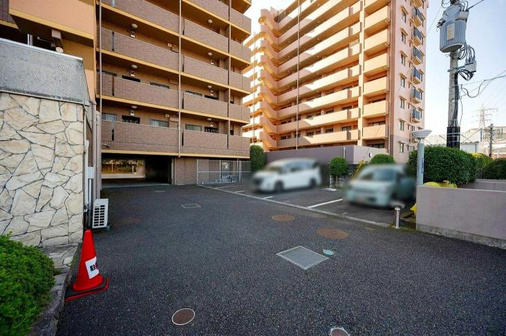 グランシャトレ玉川上水ウエスト-12-駐車場