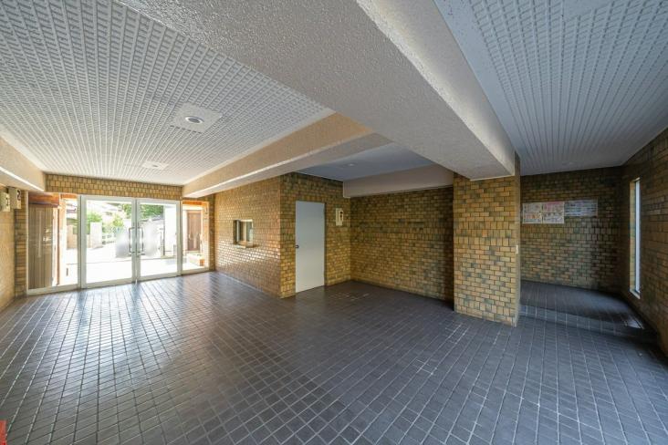 ビッグ武蔵野田無-32-エントランス