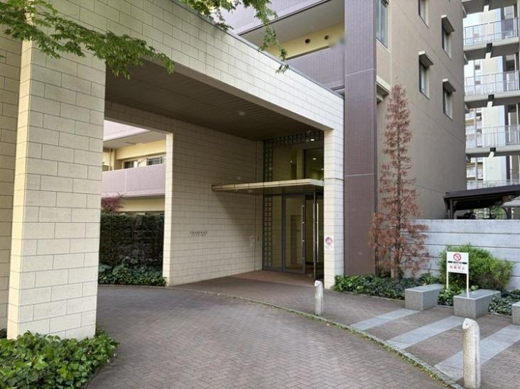 グランプラド国分寺-4-エントランス