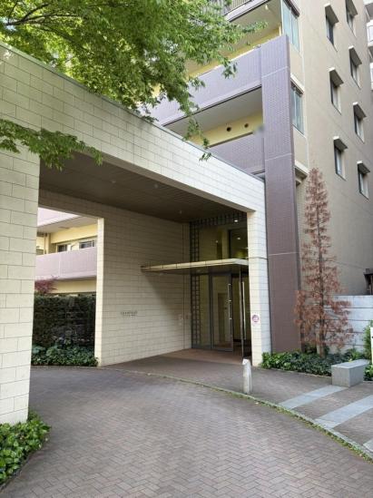 グランプラド国分寺-5-エントランス