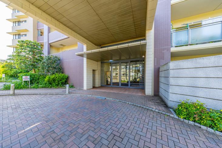 グランプラド国分寺-2-エントランス