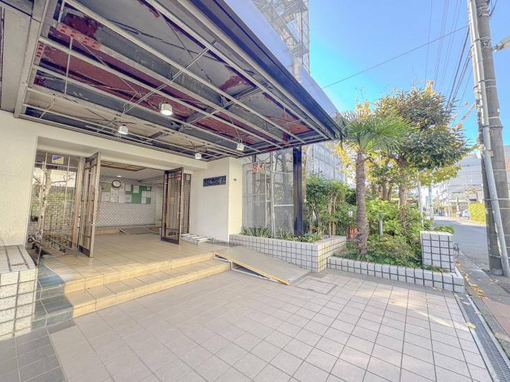 いづみハイツ柴又-9-エントランス