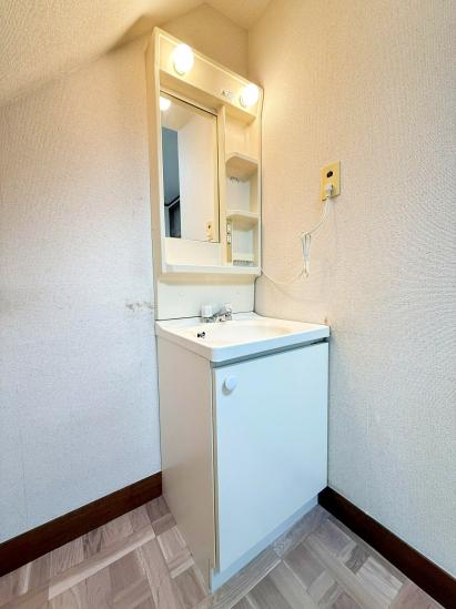足立区足立一丁目戸建-11-洗面