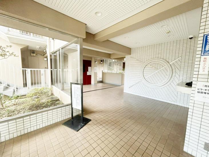 グリーンパーク第２南綾瀬-3-エントランス