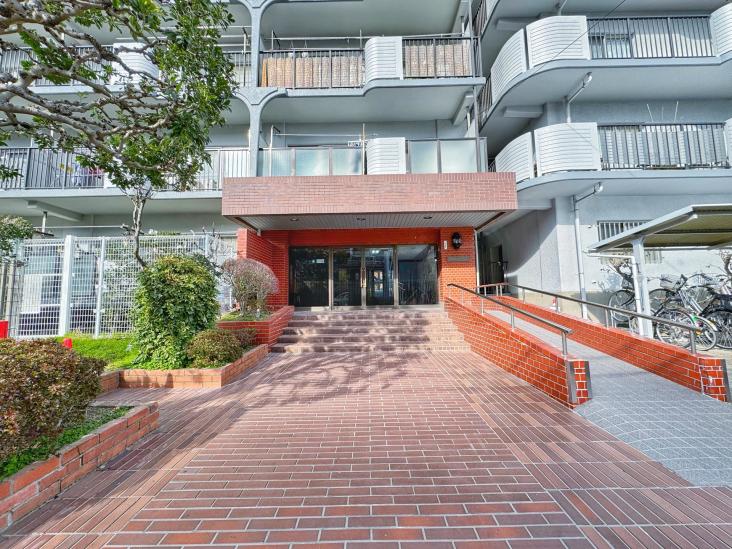 三郷スカイマンション-9-エントランス