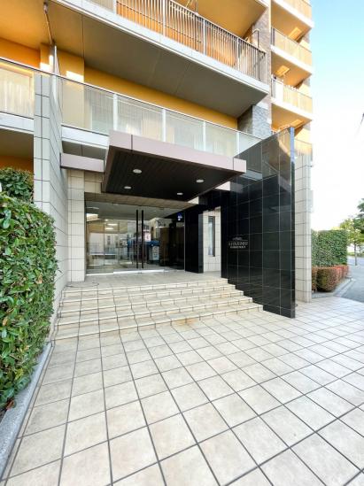 ジェイパーク北千住モナクレイス-10-エントランス