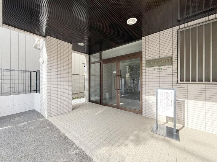 ペルレ五反野-12-エントランス