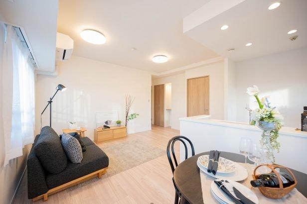 リヴラックスお花茶屋-2-リビング