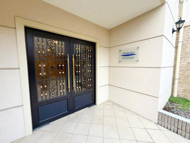 ヴェレーナ北綾瀬-3-エントランス