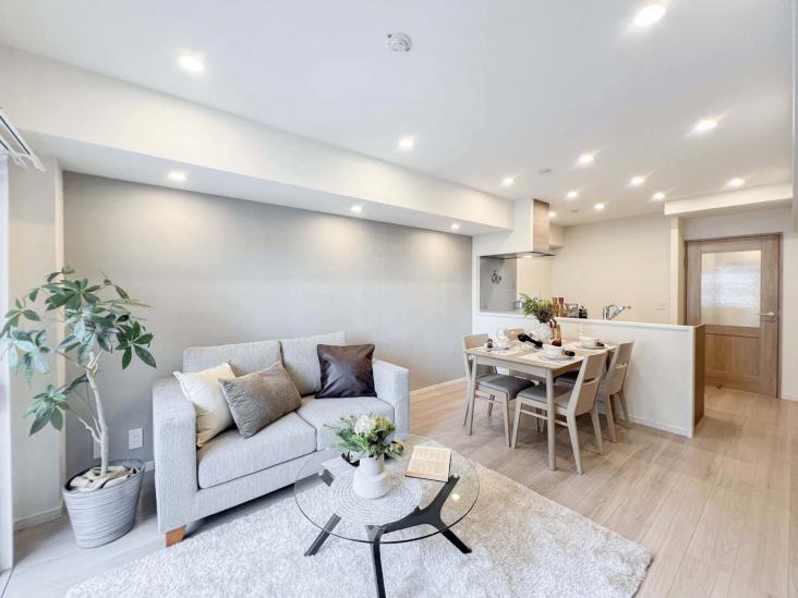 ロイヤルステージ王子神谷-0-リビング