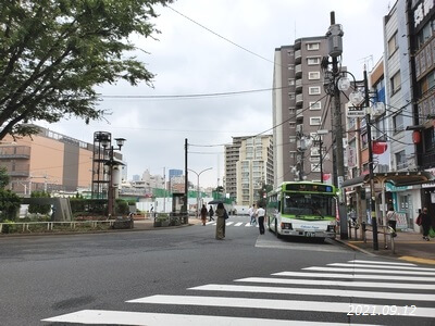 板橋駅西口 交通広場 バス停位置