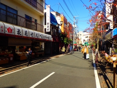 門前寺通り商店街の様子