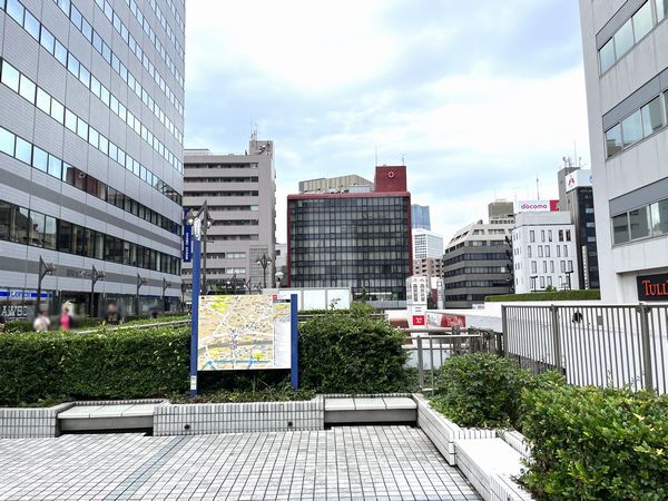 田町駅西口（三田口）側の街並み