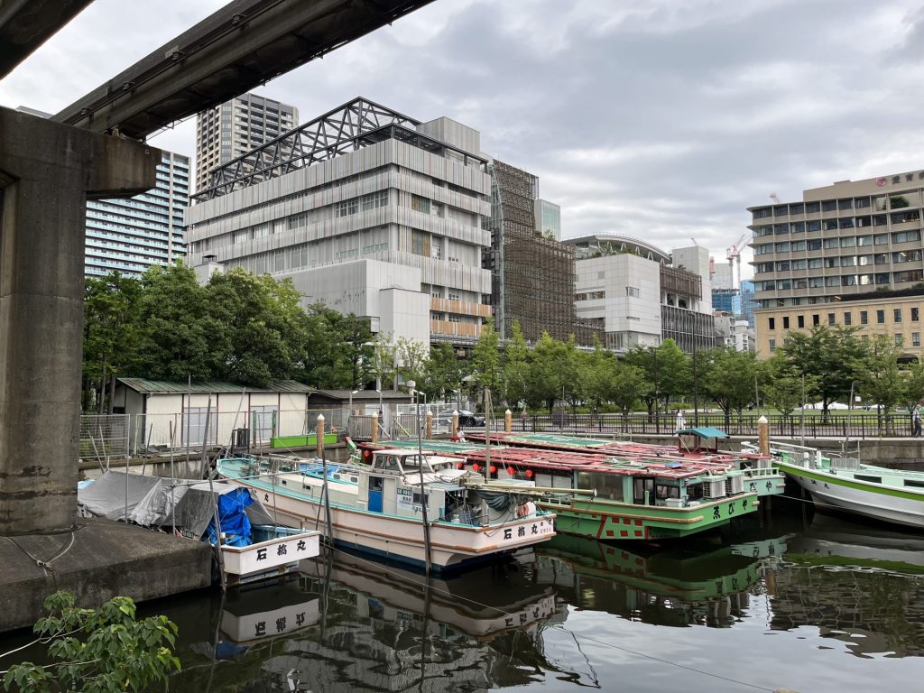 街の随所に運河が広がる