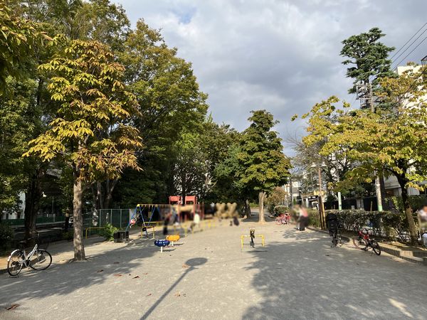 所々が公園の玉川上水旧水路緑道