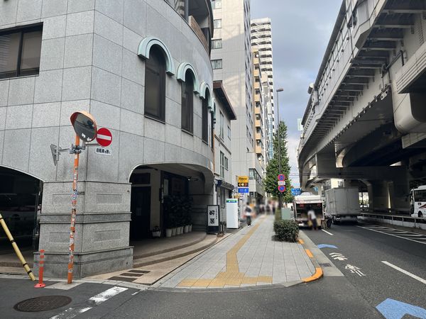 甲州街道から見る新宿方面