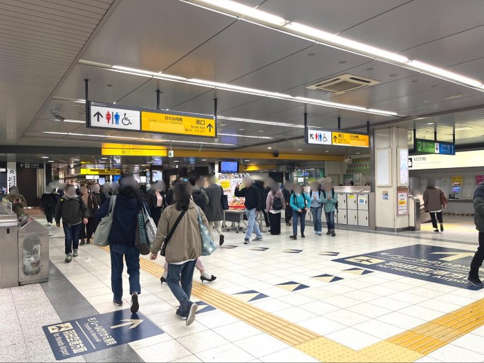 浜松町駅構内の様子