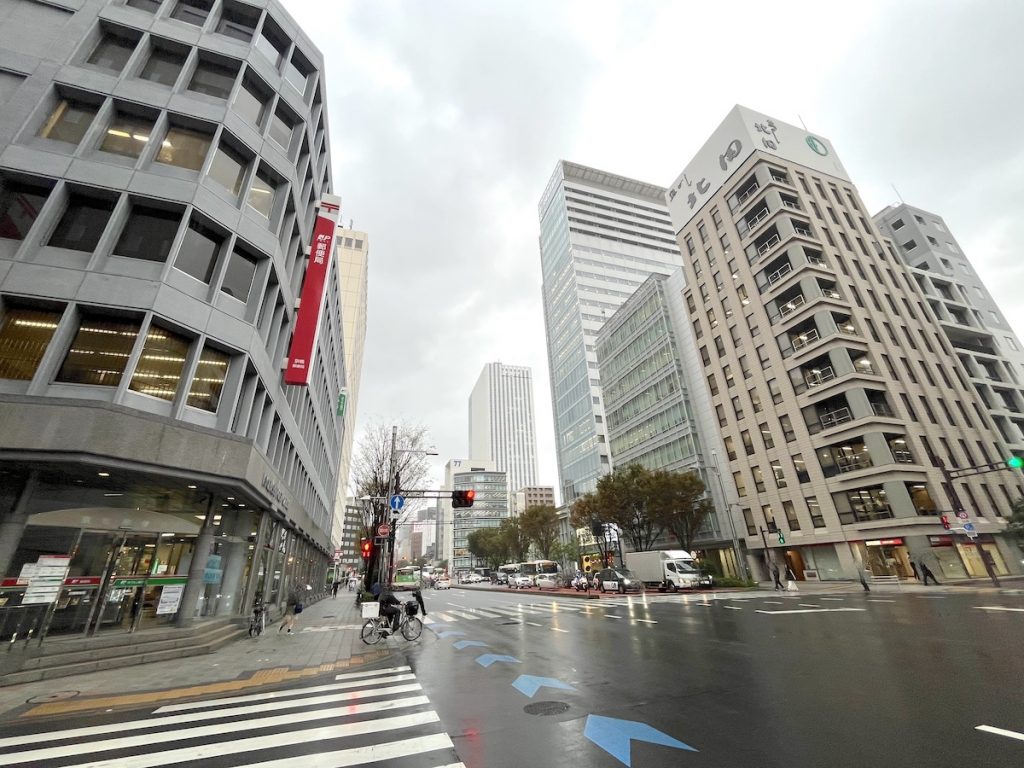 晴海通りから眺める銀座方面の景色
